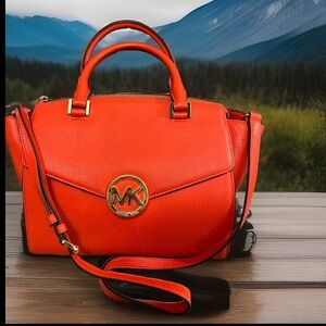 Pre love Michael Kors 2 Way Leather Bag